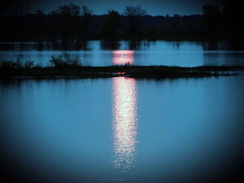 Castle Rock Petenwell Lakes Kayaking Sunrise